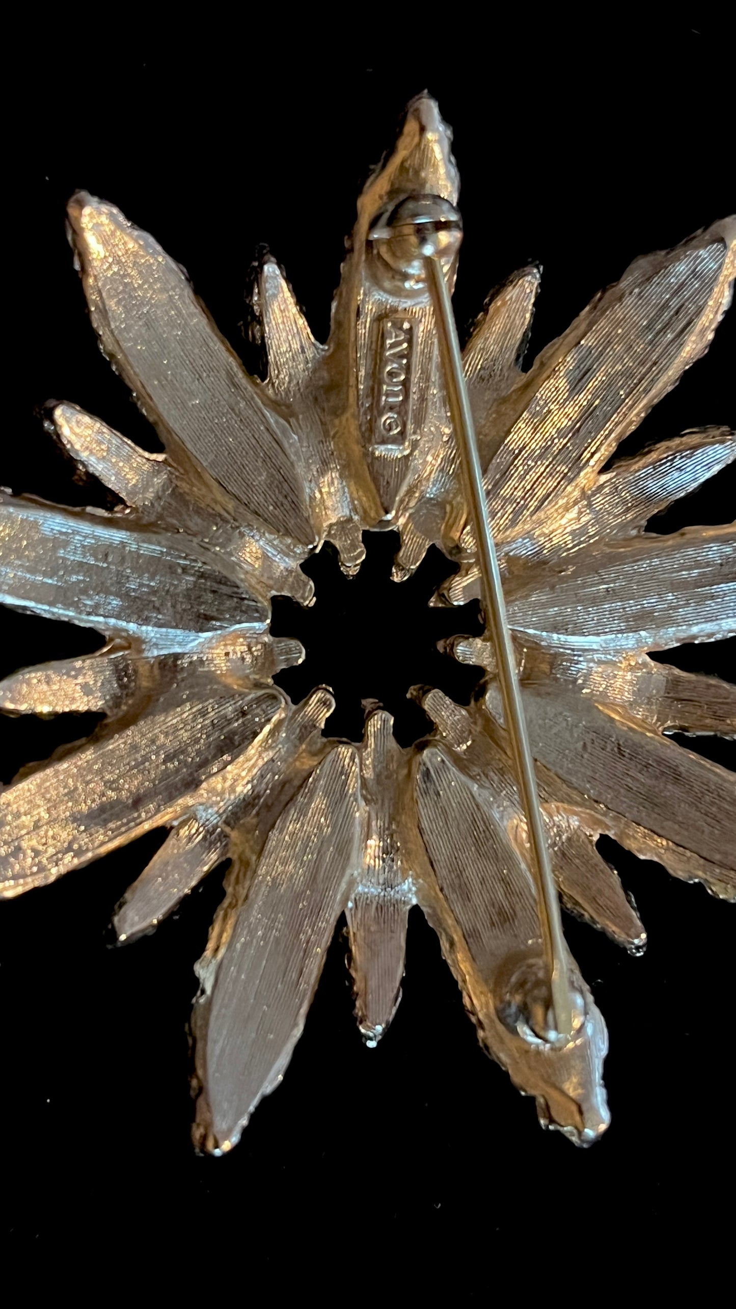 1960's Avon Gold Tone Star Burst Brooch